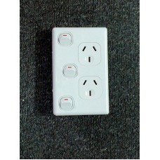 Double Power Point V 10a With Extra Switch NPE